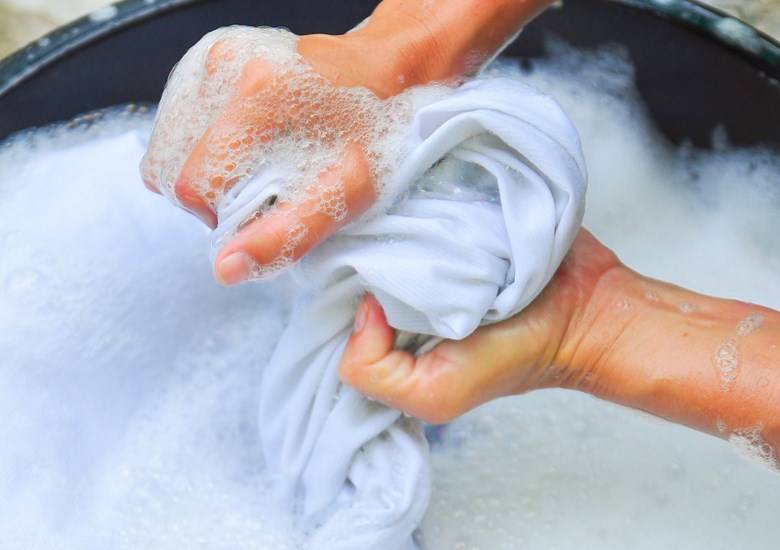 Como lavar roupa na mão para resultados perfeitos